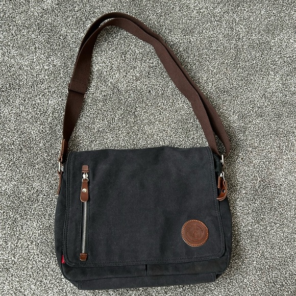 AUGUR STRAUSS & Co. Canvas/Leather Messenger. Navy blue- EUC/SFH - Picture 1 of 8